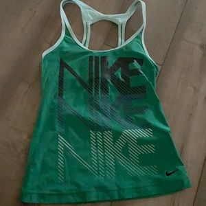 Nike Build-in Bra athlete tank top.